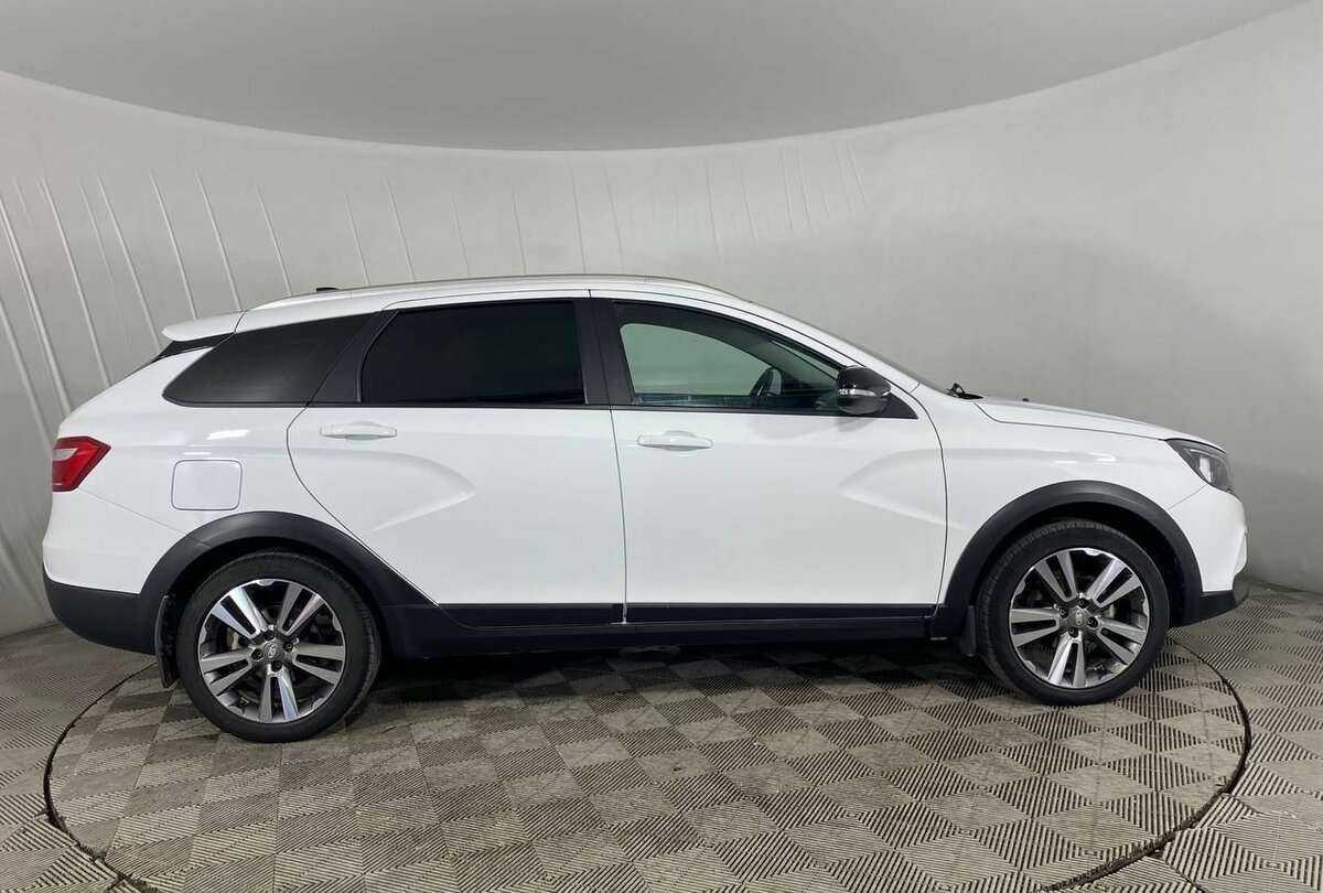 Lada (ВАЗ) Vesta SW, 2021 - фото №4